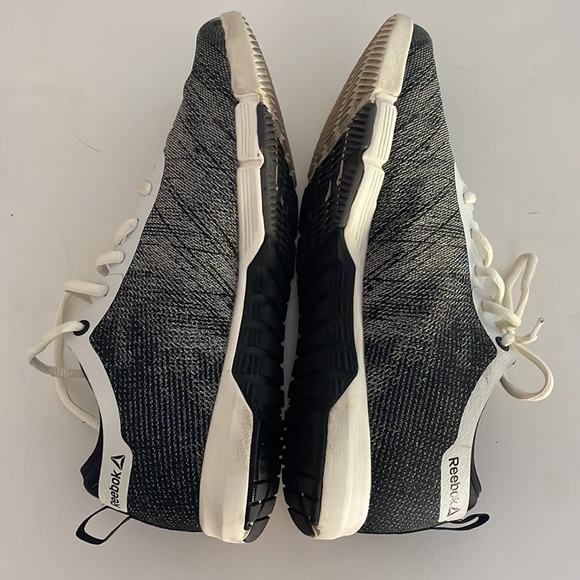 Reebok lightweight comfortable cross trainer, walking shoe - Picture 2 of 5